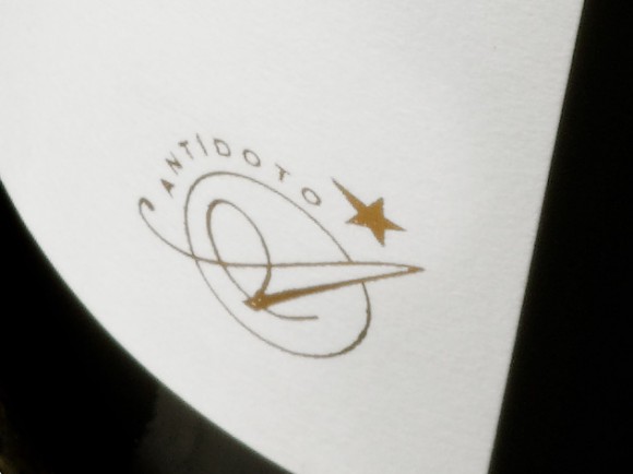 Этикетка вина Antidoto – агентство Calcco, Испания